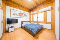 Suncheon Choigane Hanok Pension Hotels near Nagan Eupseong Folk Village