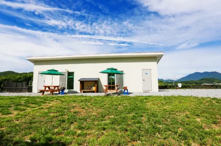 Goesan I Hill Pension Отели рядом с достопримечательностью «Shinpoong Hanji Maeul»