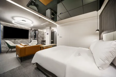 Vine Hotel
