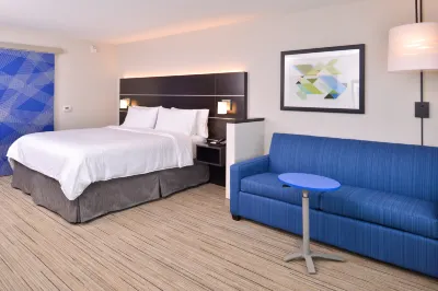 Holiday Inn Express & Suites Olathe West