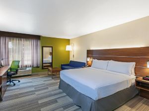 Holiday Inn Express & Suites Dallas Lewisville