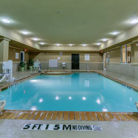 Holiday Inn Express & Suites HUNTSVILLE by IHG