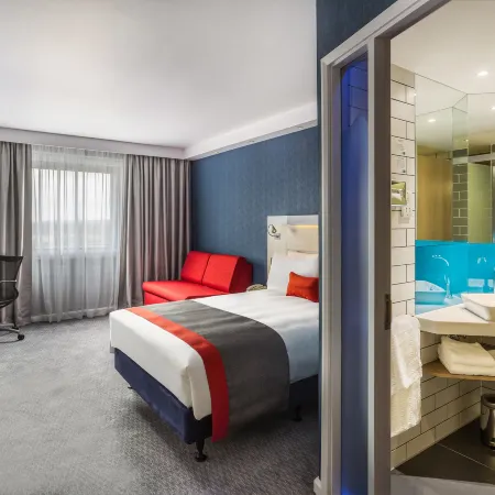 Holiday Inn Express LONDON - WATFORD JUNCTION by IHG Отели рядом с достопримечательностью «Железнодорожный вокзал Уотфорда»