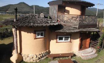 Gangneung Solbat Soil House Pension