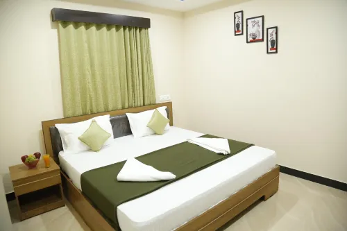 Hotel New Amirtham Inn Hôtels à : Palani