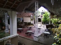 Indeco Lake Forest Hotels in Salem