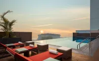 Hyatt Place Vadodara - Rooftop Pools