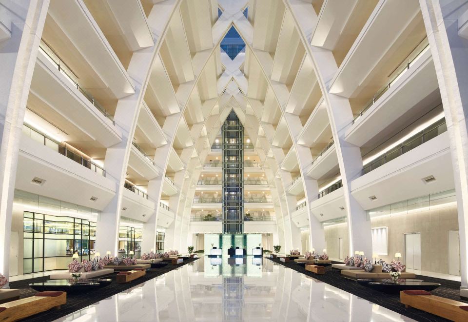 모벤픽 호텔의 로비 전경