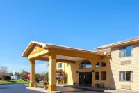 Super 8 by Wyndham Liverpool/Clay/Syracuse Area Hotels in Clay