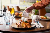 voco WINCHESTER HOTEL & SPA by IHG - breakfast