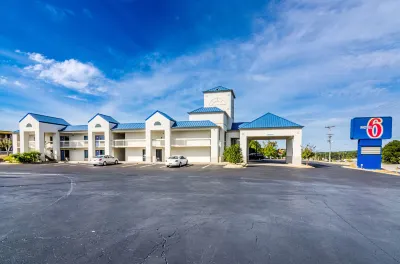 Motel 6 Troy, Al Các khách sạn ở Troy