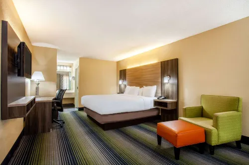 Baymont by Wyndham McDonough Hotels in McDonough