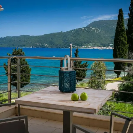 Meliti Waterfront Suites