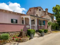 Rustica Hotel a Krsan