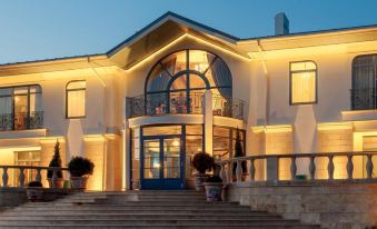 Villa Romanov Wine Club & Spa