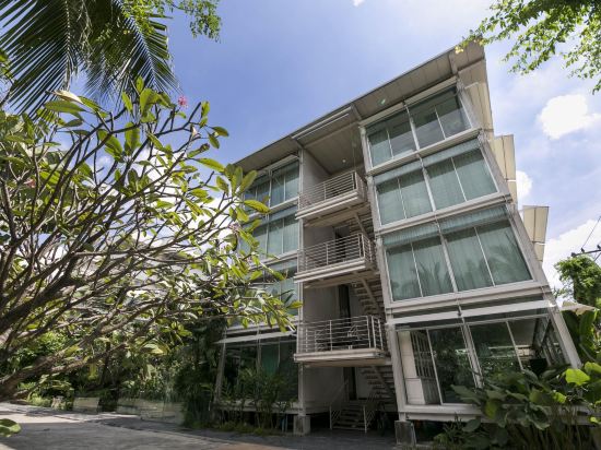 รีฟิลล์นาว  โฮสเทล