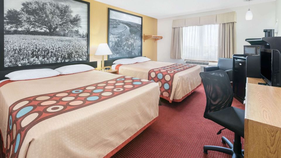 Super 8 by Wyndham Grapevine/DFW Airport Northwest