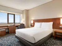 Ramada by Wyndham Lisbon Hotels near Beato