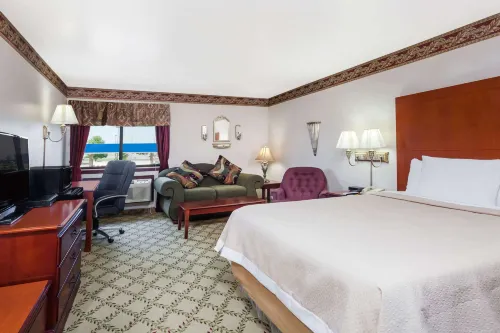 데이즈 인 바이 윈덤 다이어스버그