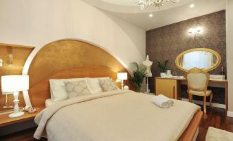 Silver & Gold Luxury Rooms