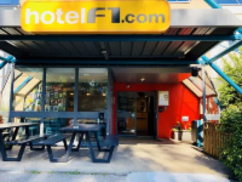 Hotelf1 Genève Aéroport Ferney フィルネー・ボルテールのホテル