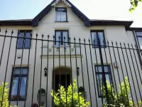 Ruxley Rooms Hotels in Bromley