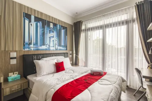 RedDoorz Plus Near Gembira Loka Zoo 2
