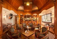 KK Royal Hotel & Convention Centre Hotels in Amer