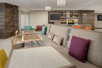 Home2 Suites by Hilton Fort Myers Airport Hotel a Lee County