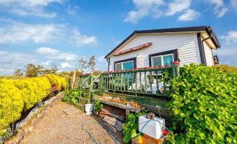 Jeju Kkot Hyang gi Badasori Pension