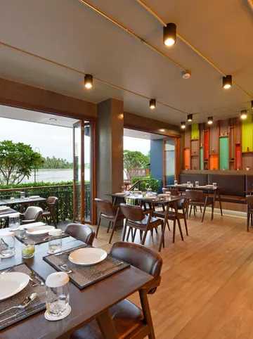 รูปภาพของโรงแรมอัมพวา ริเวอร์ฟร้อนท์