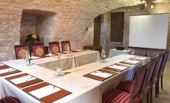 Logis Hostellerie des Clos et Restaurant Bistrot des Grands Crus