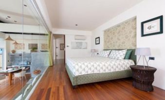 Overthemoon Luxury Pool Villas