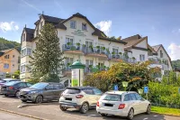 Moselromantik Hotel am Panoramabogen - Parkering