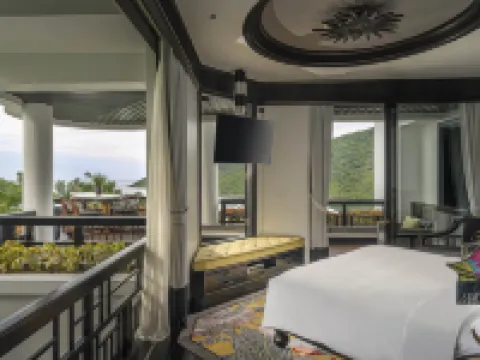 InterContinental Hotels DANANG SUN PENINSULA RESORT by IHG โรงแรมในดานัง