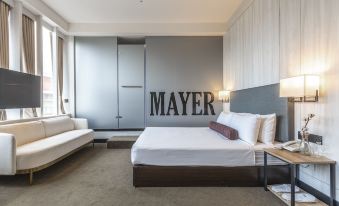Mayer Inn