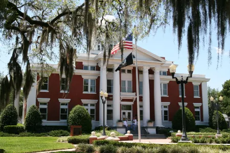 Hampton Inn Dade City - Zephyrhills Отели в г. Зефирхиллс