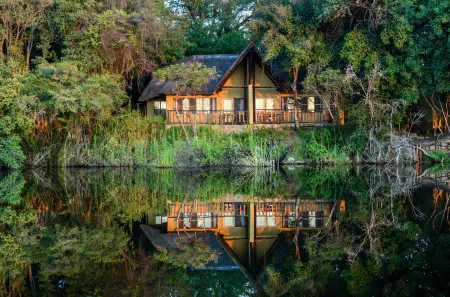 Gondwana Namushasha River Lodge Отели в г. Kongola