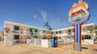 Daytona Inn and Suites