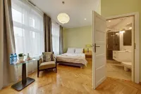 Jagiellonska 3 ApartHotel - Deluxe Rooms with King Beds, City Center, Free Wifi!