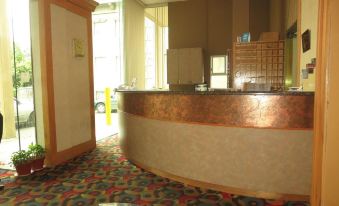 Tropicana Suite Hotel