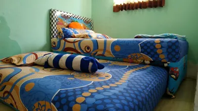 Puncak Pinus and Pool Отели в г. 