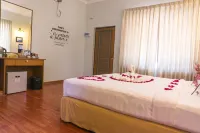 Westay @ the Grand Nyaung Shwe Hotel, Inle Lake Hotels in Nyaungshwe
