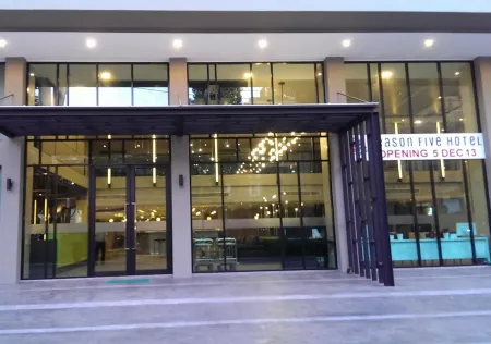 Season Five Hotel
