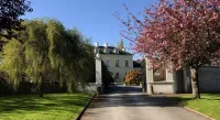 Les Prémontrés Hotels in Falaise