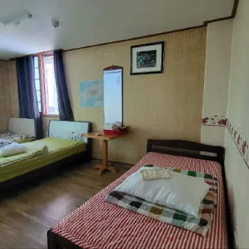 Gdygla Guesthouse Отели рядом с достопримечательностью «Храм Хэсунса»