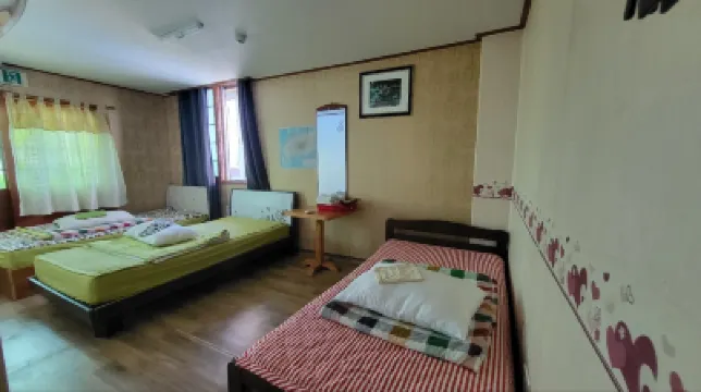 Gdygla Guesthouse Hotels near Haesungsa