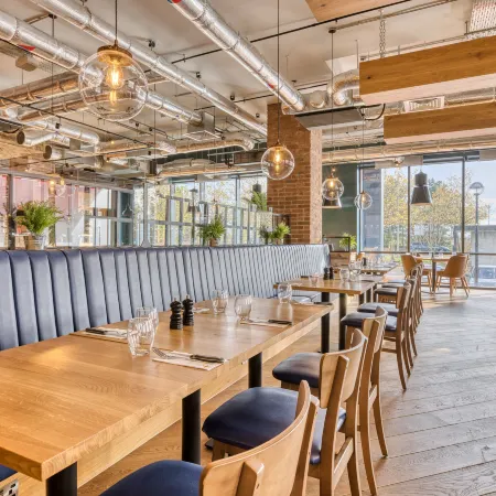 Premier Inn Milton Keynes Central (Avebury Boulevard) Отели рядом с достопримечательностью «Железнодорожный вокзал Блетчли»
