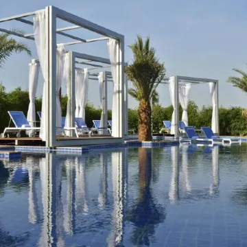 Avasa Hotel Отели рядом с достопримечательностью «Торговый центр Inorbit»