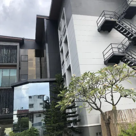 Polkadot Cafe & Hotel